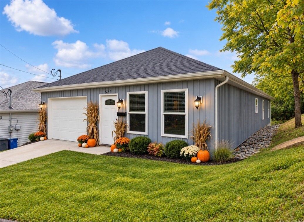 Property Photo:  529 Weston Way  PA 15220 