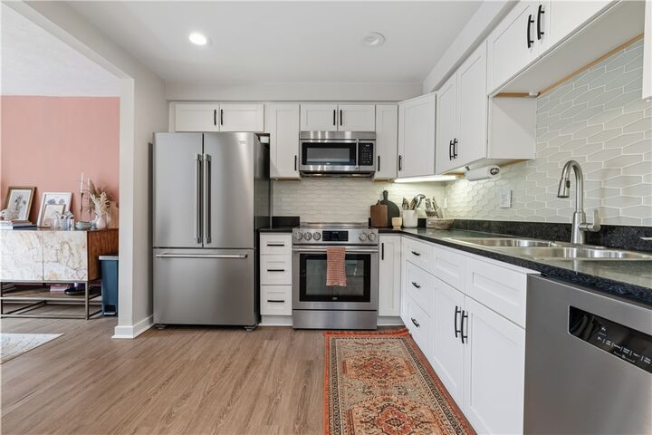 Property Photo: 316 Elm Ct PA 15237