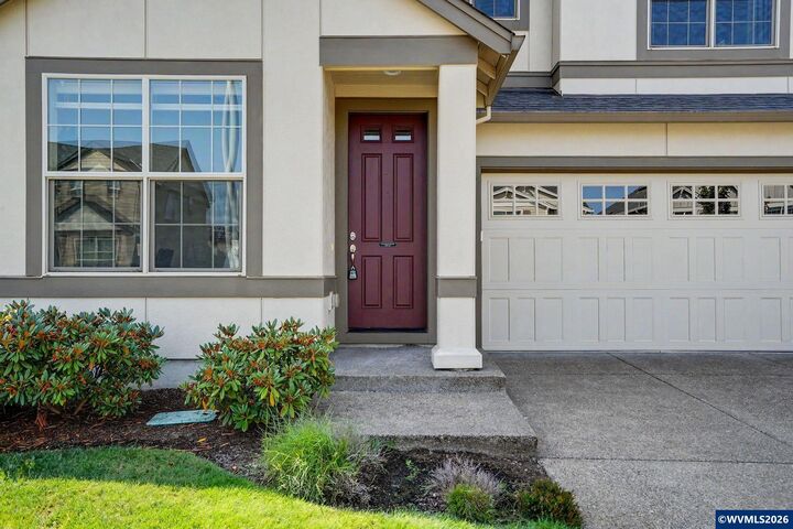 Property Photo: 937 SE Bayshore Cir OR 97333