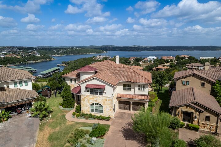 Property Photo:  316 Martinique Pass  TX 78734 