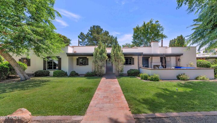 Property Photo: 4735 N 32nd Place AZ 85018