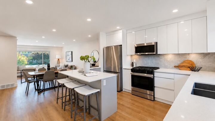 Property Photo: 12475 208 Street BC V2X 4X1