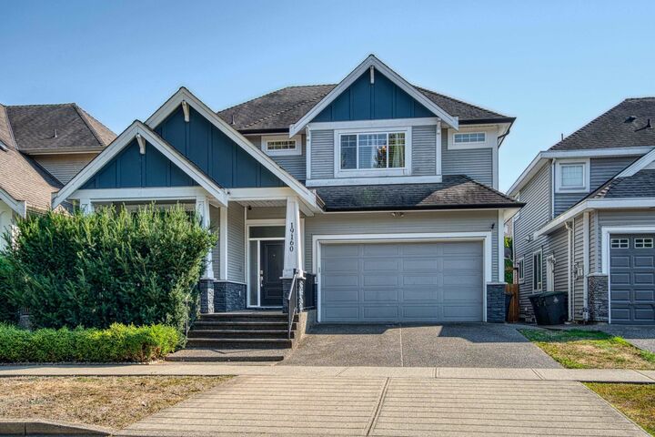 19160 69 Avenue — photo 1