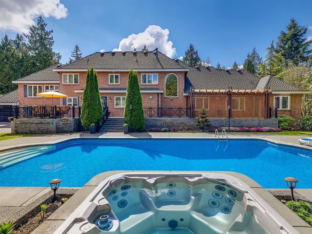 Property Photo: 13789 32 Avenue BC V4P 2B6