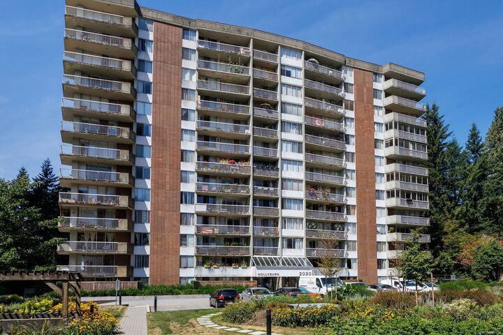 2020 Fullerton Avenue 809 — photo 1