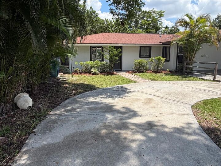 Property Photo: 5829 Casablanca Ct FL 33919