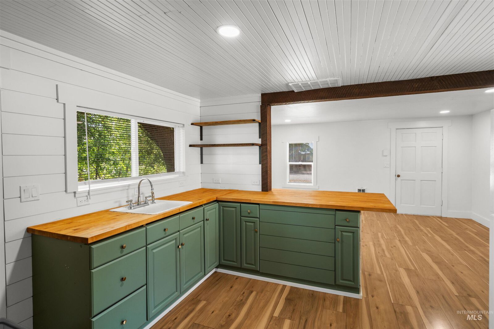 Property Photo: 109 S Main Street ID 83612