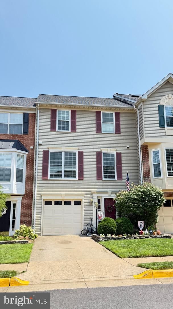 Property Photo: 6543 Kelsey Point Circle VA 22315