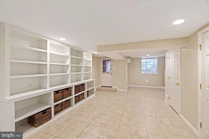 Property Photo: 1817 Belmont Road NW 1 DC 20009