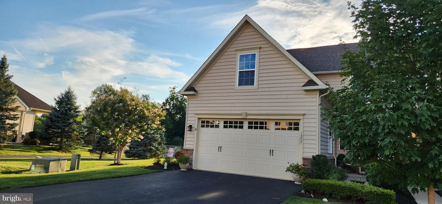 Property Photo:  1239 Heron Court  PA 18951 