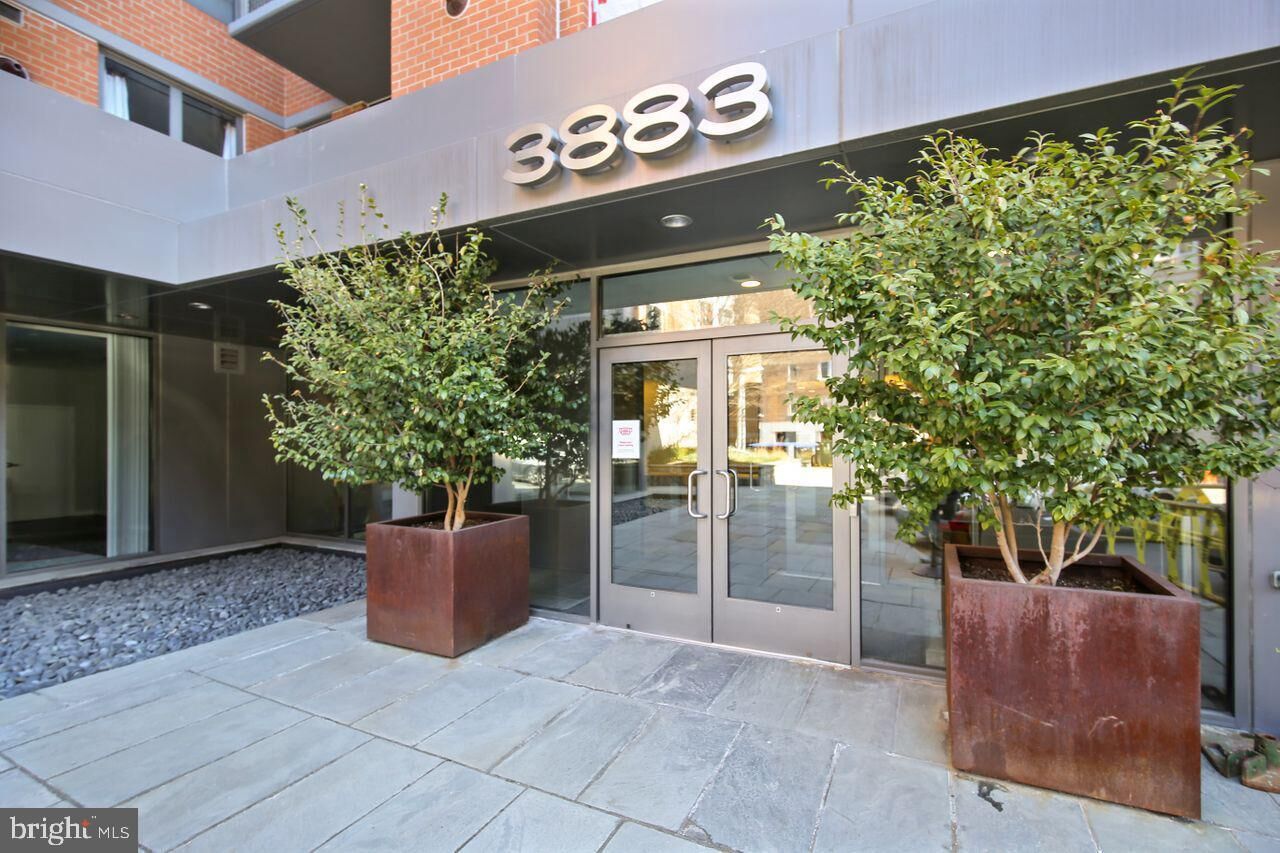 Property Photo:  3883 Connecticut Avenue NW 619  DC 20008 