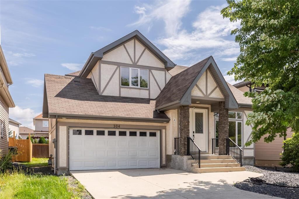 Property Photo: 304 Oak Lawn Road MB R3Y 0H7