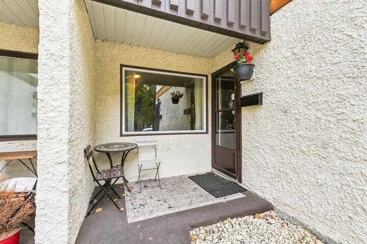 Property Photo:  105 Swindon Way  MB R3P 0W3 