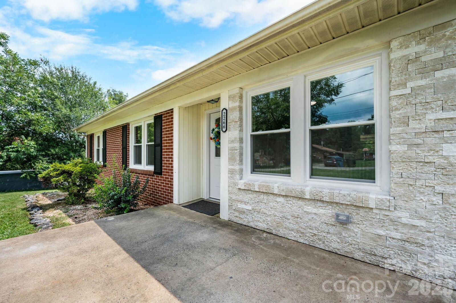 Property Photo:  2266 9th Avenue Drive NE  NC 28601 