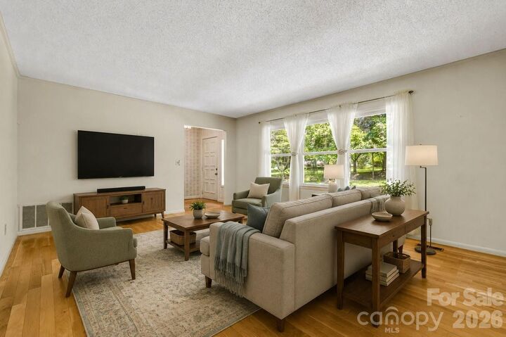 Property Photo:  11 E Ridgeway Drive  NC 28787 