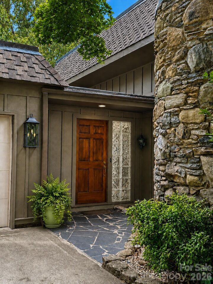 Property Photo:  4821 Elmhurst Drive NE  NC 28601 
