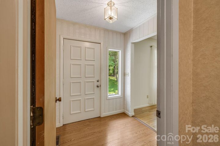 Property Photo: 11 E Ridgeway Drive NC 28787