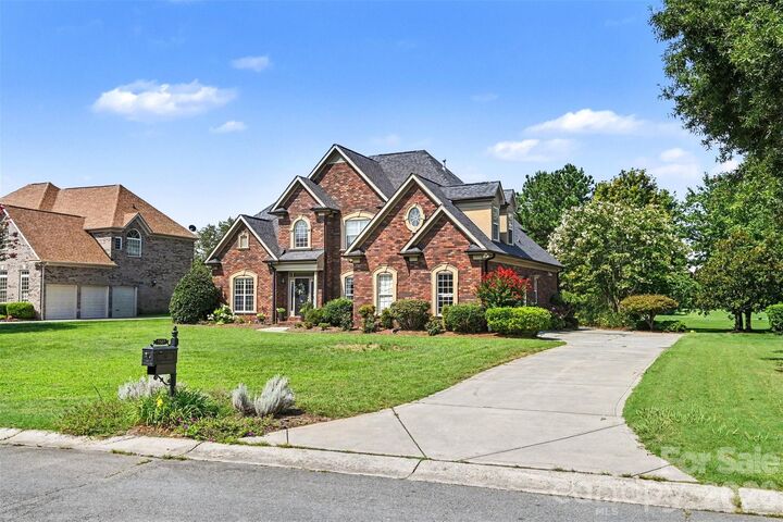 Property Photo:  5507 Two Iron Drive  NC 28104 