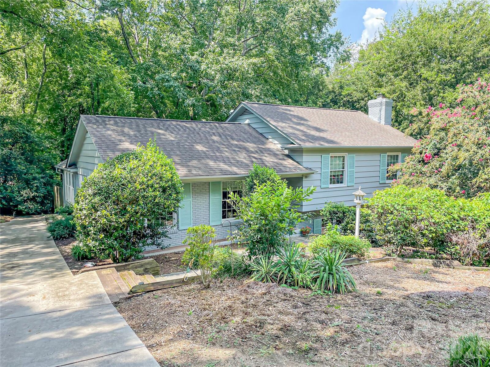 Property Photo:  6836 Ronda Avenue  NC 28211 