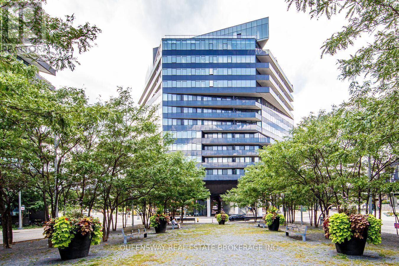 Property Photo:  21 Lawren Harris Square 812  ON M5A 1T4 