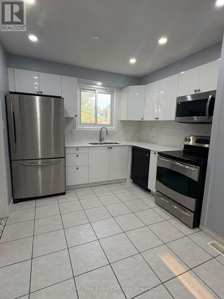 Property Photo:  98 Marksam Road  ON N1H 6T2 