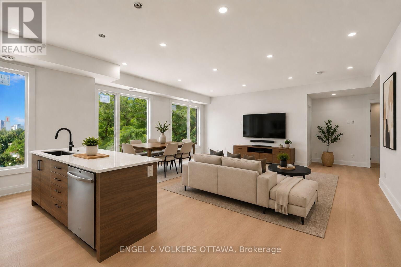 Property Photo:  655 Donat Street North 10  ON K1K 3L8 