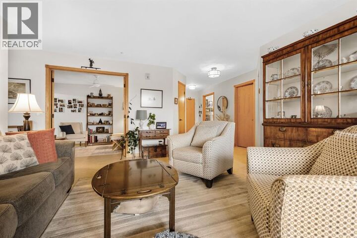 Property Photo: 6868 Sierra Morena Boulevard Southwest AB T3H 3R6
