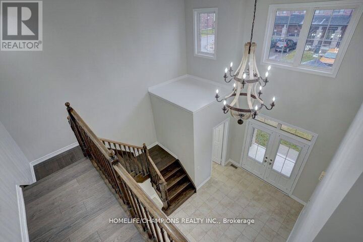 Property Photo: 102 Benadir Avenue ON L7C 3N6