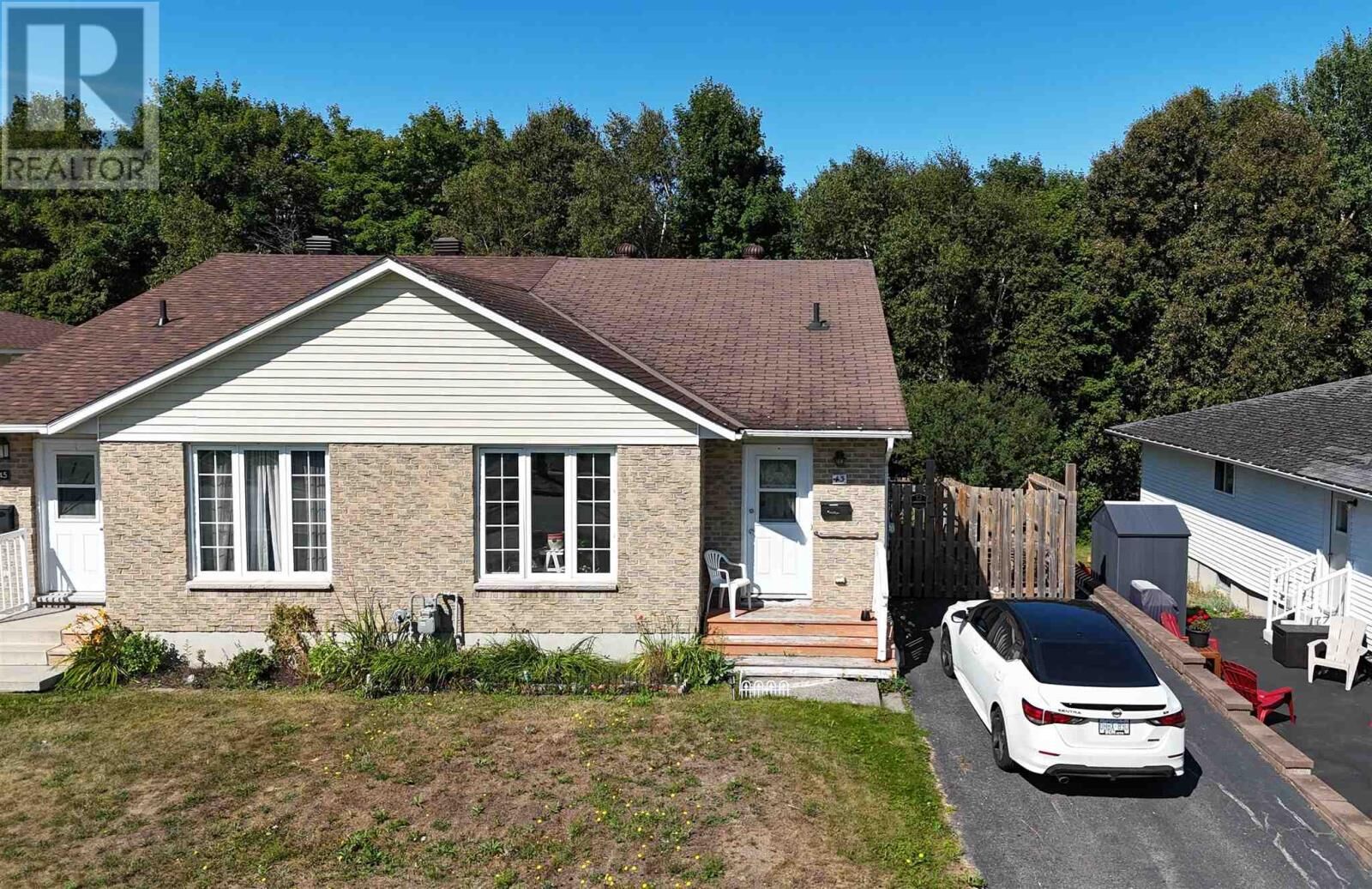 Property Photo:  43 Capillo Rd  ON P5A 2Z5 