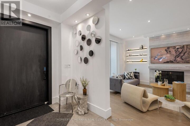 Property Photo: 124 Lyndhurst Avenue ON M5R 2Z9