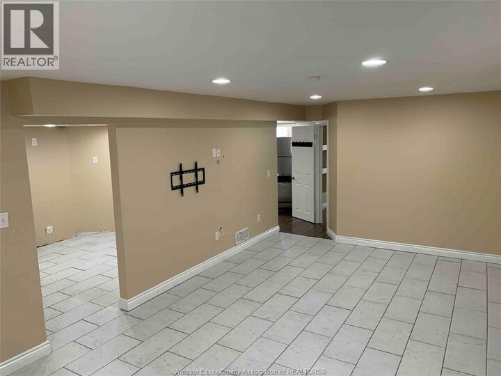 Property Photo: 4537 Fontana Avenue Lower ON N9G 3C8
