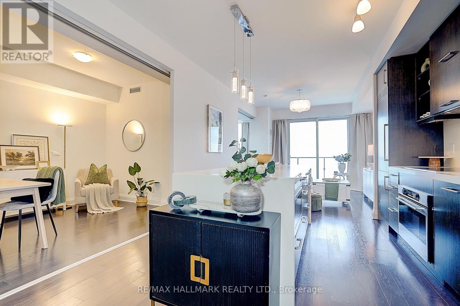 Property Photo:  65 St Mary Street 2906  ON M5S 0A6 