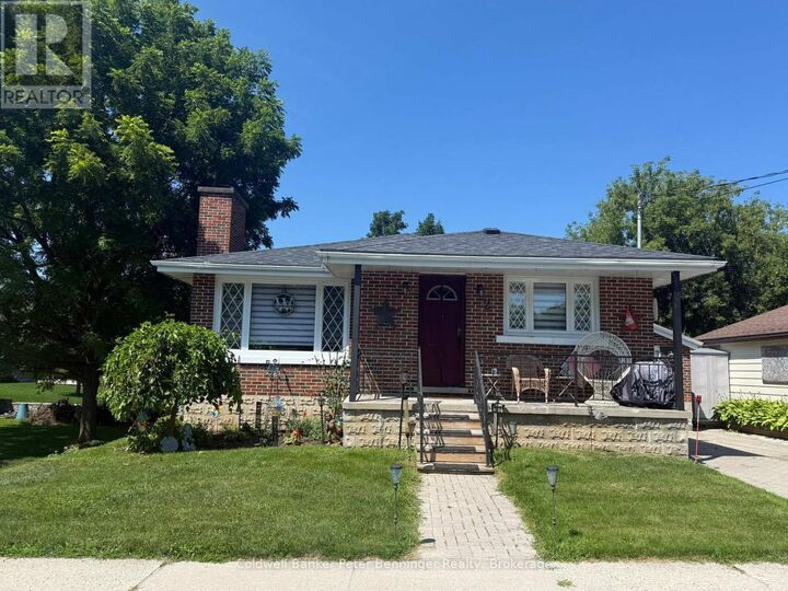 Property Photo:  2 Elgin Street  ON N0G 2V0 