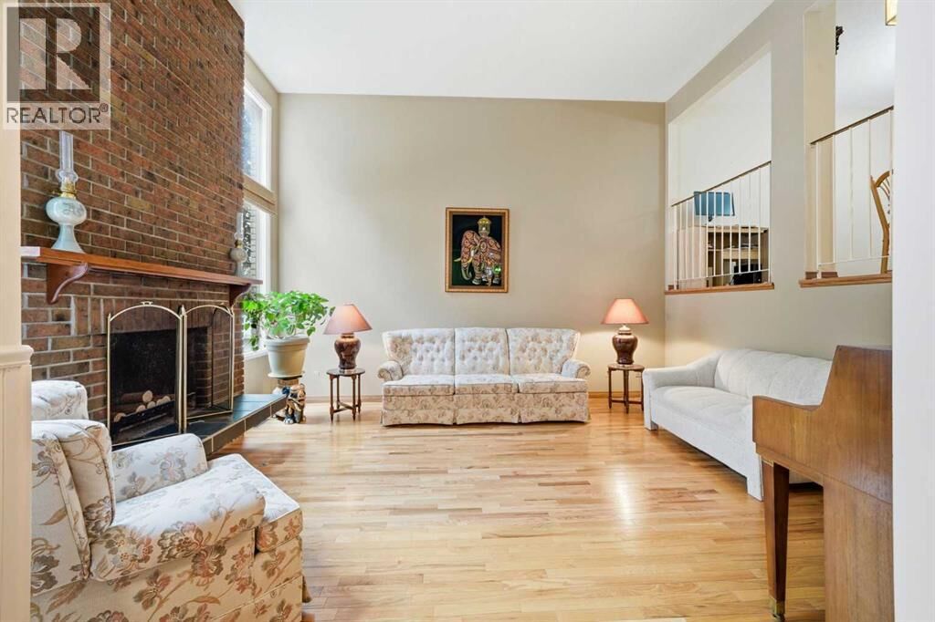 Property Photo:  5400 Dalhousie Drive Northwest  AB T3A 2B4 