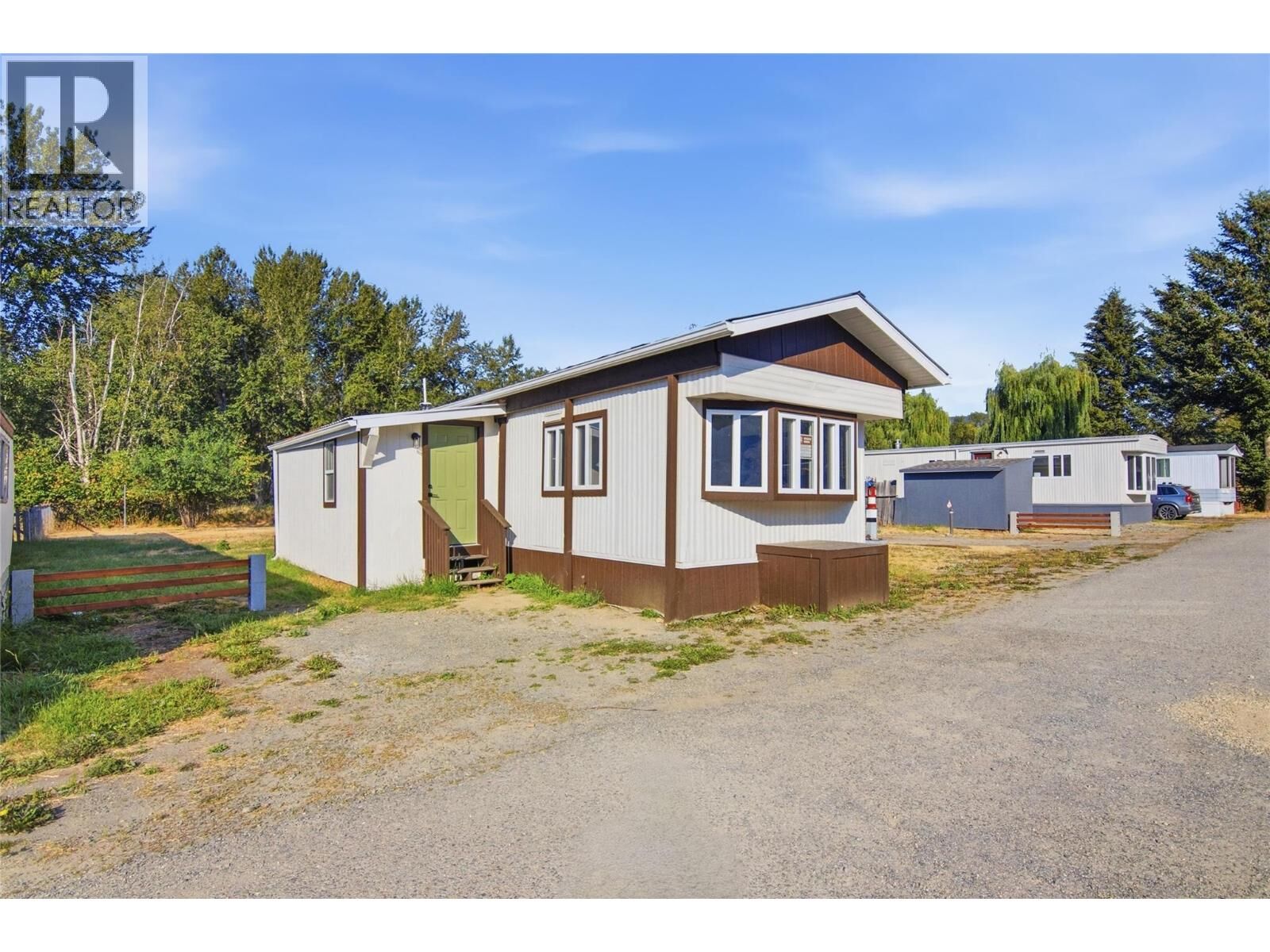 Property Photo: 4626 Summer Road 6 BC V0E 1E0