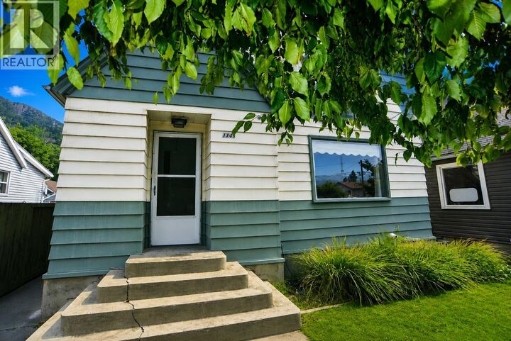 Property Photo: 1141 Columbia Avenue BC V1R 1J1