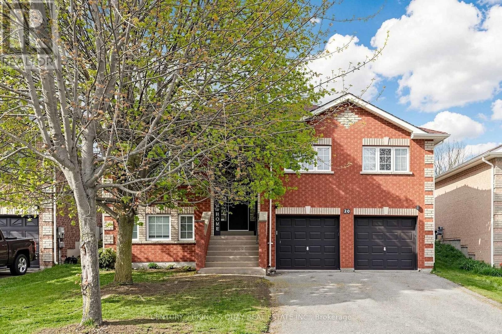 Property Photo: 20 Kerfoot Crescent ON L4P 4C1