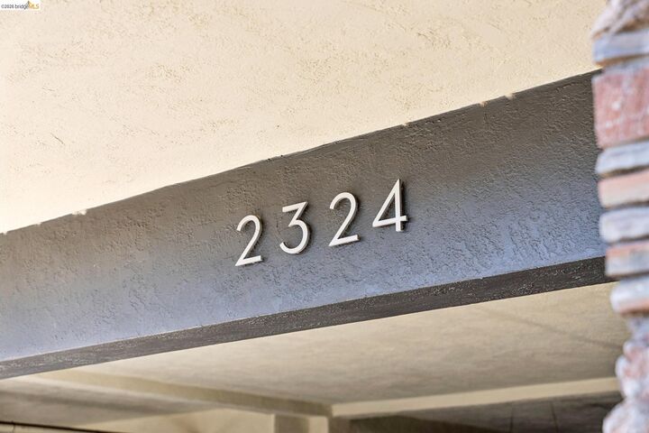 Property Photo:  2324 Lakeshore Ave 6  CA 94606 