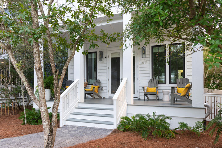 Property Photo: 67 W Water Street FL 32461