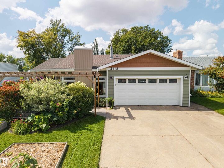 Property Photo: 3118 89 Street NW AB T6K 2Z4