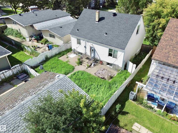 Property Photo: 6209 106 Street NW AB T6H 2V1