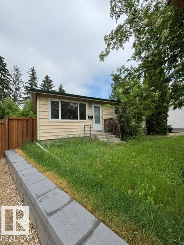 5316 107 Street NW — photo 1