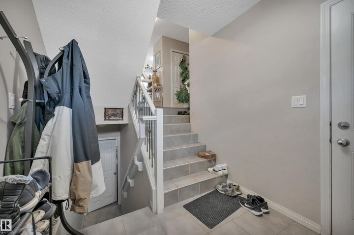 Property Photo: 7503 Getty Gate Gate NW AB T5T 4S8