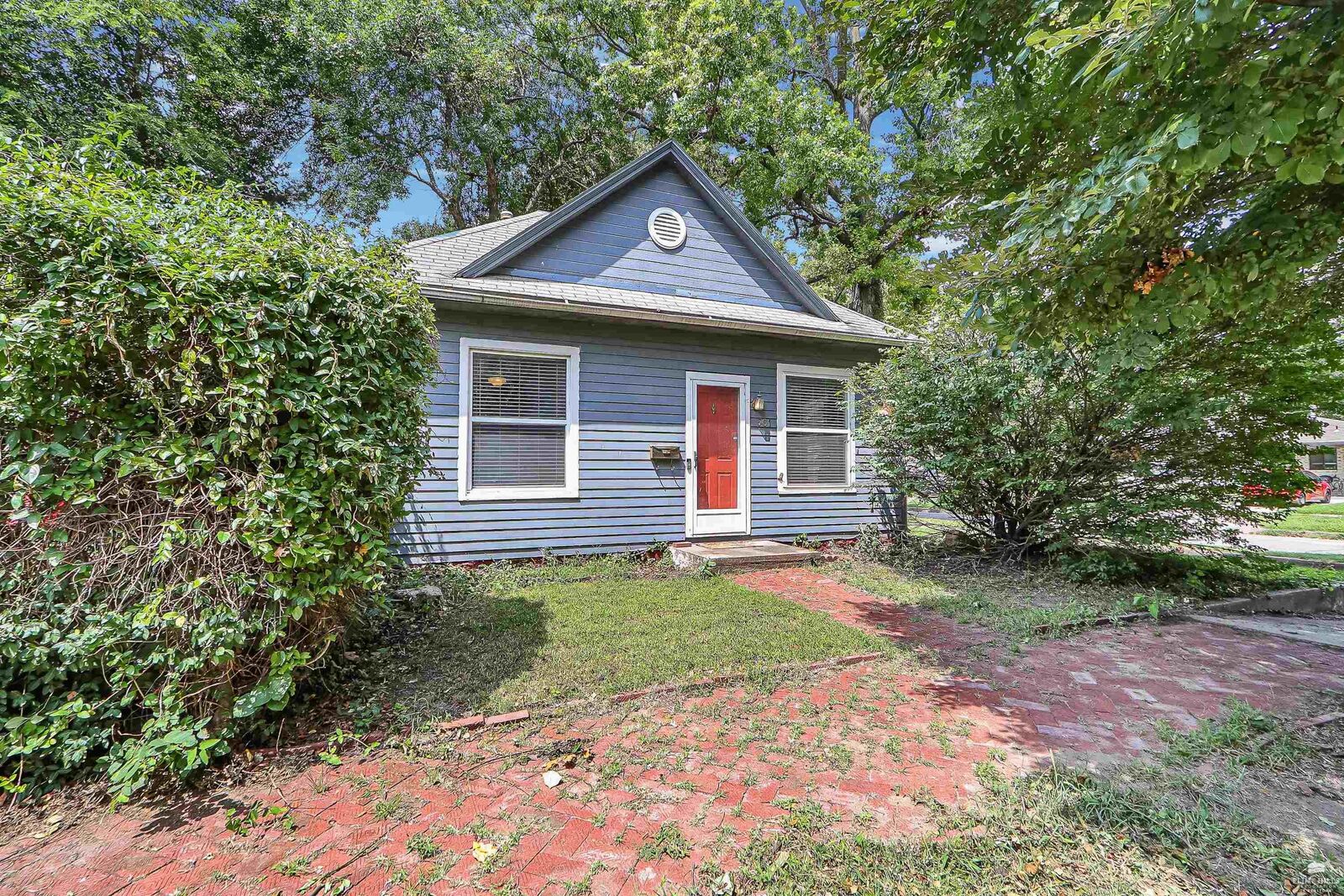Property Photo:  501 Vattier St  KS 66502 