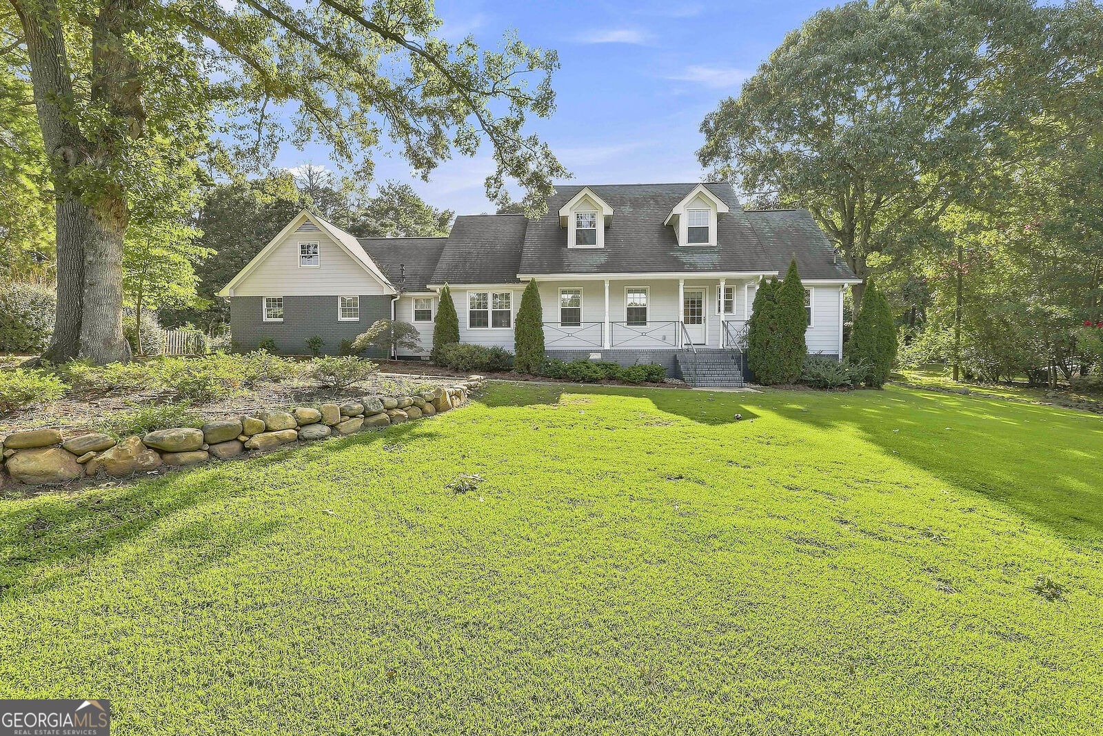 Property Photo:  1060 Oak Ridge Drive  GA 30214 