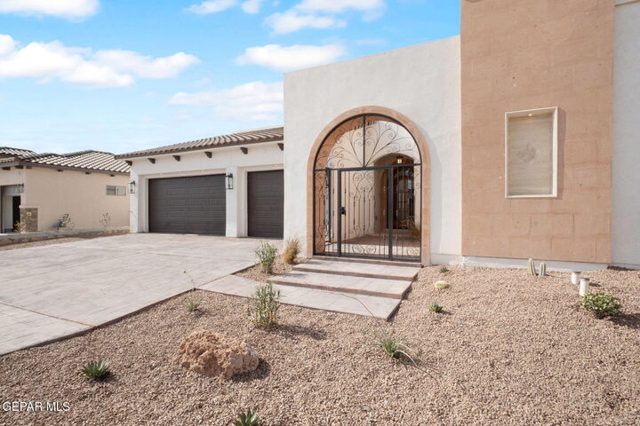 Property Photo: 401 Suleiman Drive TX 79932