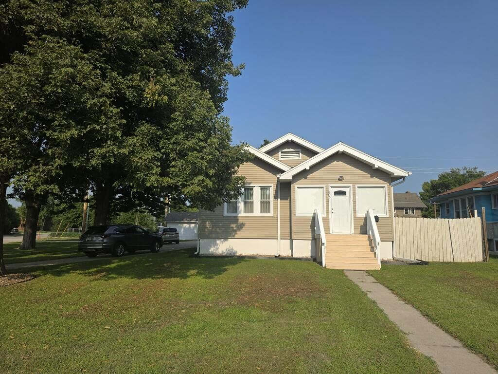 Property Photo: 905 S Eddy St NE 68801