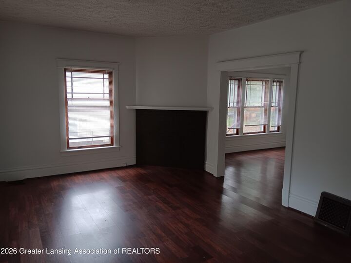 Property Photo: 908 N Pine Street MI 48906