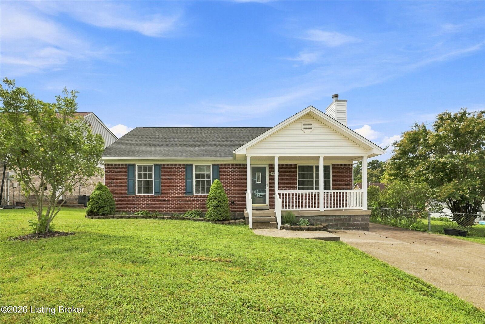 Property Photo:  8702 Vision Pl  KY 40229 