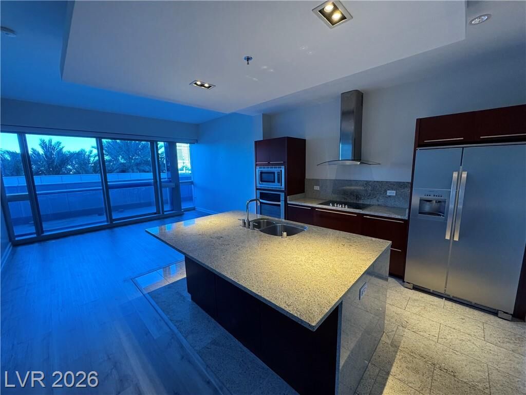 Property Photo:  